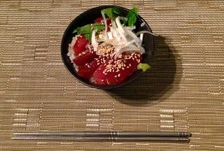 Thunfisch auf Reis まぐろのづけ丼