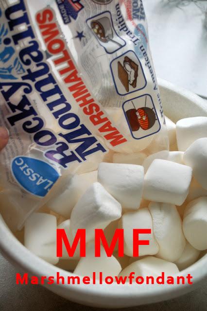 „MMF - MarshMellowFondant„ – Schritt für Schritt Anleitung in Bildern