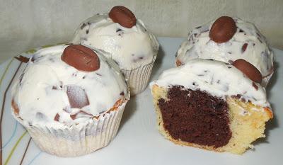 Marmor-Cupcakes mit Schaumkuss-Mascarpone-Frosting