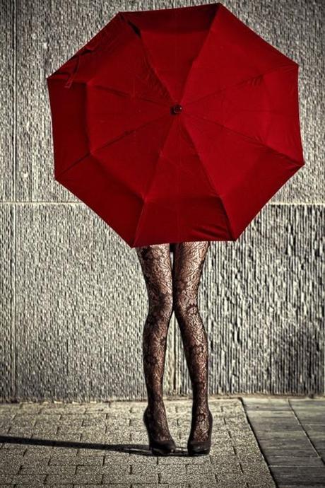 Der rote Regenschirm