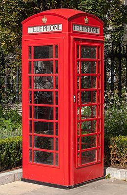 260px-Red_telephone_box,_St_Paul's_Cathedral,_London,_England,_GB,_IMG_5182_edit