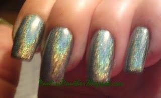 China Glaze - He´s going in Circles