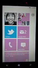 Windows Phone 7 pink Homescreen