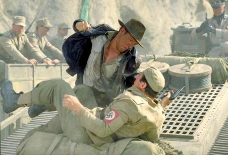 indiana-jones-and-the-last-crusade-harrison-ford-fighting-nazi-on-tank