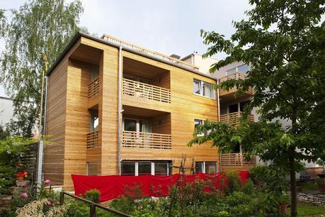 Holzbau-Referenzobjekt - Rückansicht Familienhotel