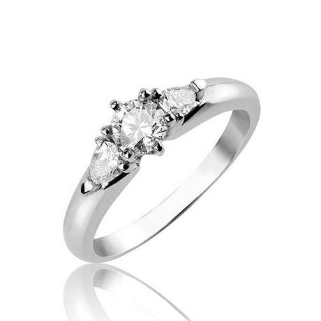 Der Diamantring als Verlobungsring