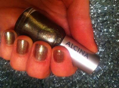 Neuer Liebling auf meinen Nägeln:  Alcina Cosmic Shine