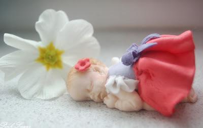 SCHLAFENDES BABY aus Blütenpaste - Schritt für Schritt Anleitung