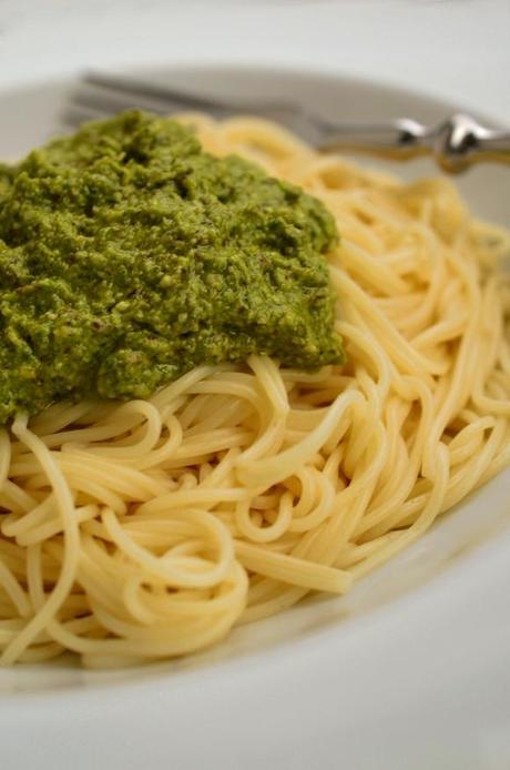 Rezept für Spaghetti mit Rucola-Haselnusspesto – Foto 4