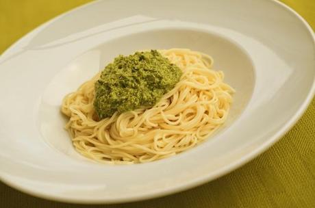Rezept für Spaghetti mit Rucola-Haselnusspesto – Foto 3
