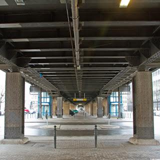 Unter der Hochbahn, U-Bhf. Bülowstraße