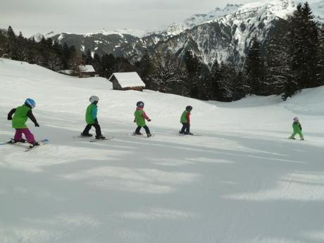Skiferien in Braunwald: Kinder lernen, Eltern geniessen