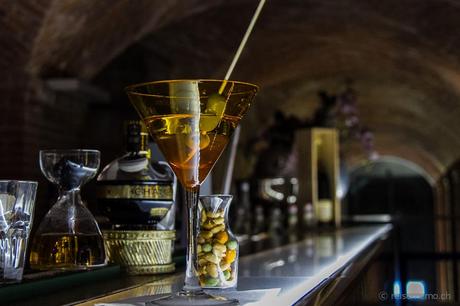 Martini-Cocktail-Caves-Bar-Moevenpick-Hotel-Hamburg