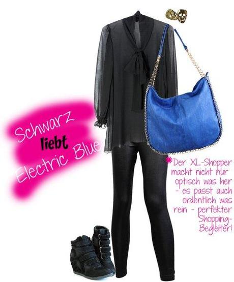 Blaue Handtasche zu schwarzem Outfit