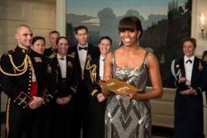 Michelle_Obama_announces_the_Best_Picture_Oscar_to_Argo