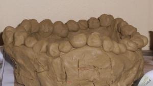 Die Schälchen für das Ostergras sind fertig