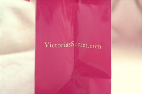 Gewinne ein Victoria's Secret X-MAS Present!
