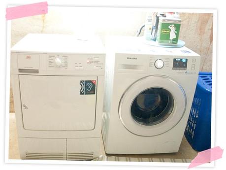 Notwendiges Übel. Obwohl... seit ich die neue Waschmaschine habe, freu ich mich immer, die Wäsche zu machen. Sie singt auch!!