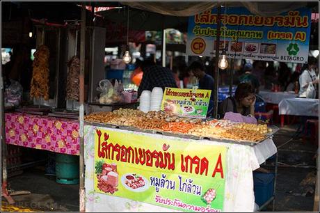 Weekend market in Bangkok - Fruits, Food, Clothes, Collectibes, Art