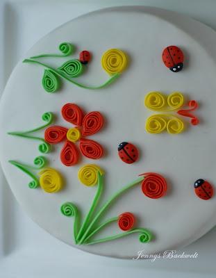 Torte mit Quilling Blumen Torte mit Quilling Blumen