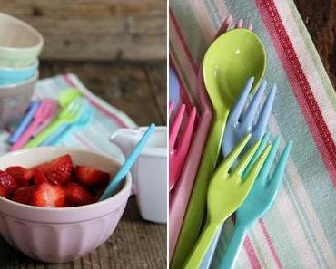 Kunterbunt & Erdbeeren mit Vanillesauce