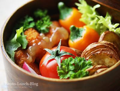 Bento #128: Ziegenkäsetaler, Ofenkartoffel und frisches Gemüse