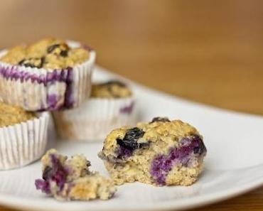 Gebackene Hafer “Muffins” mit Heidelbeeren und Bananen