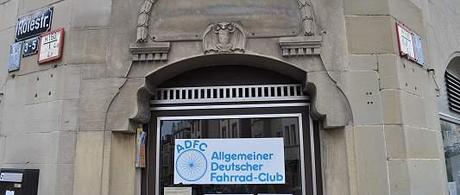 Im Zeichen der Fledermaus: Eingang der früheren ADFC-Landesgeschäftsstelle in Stuttgart