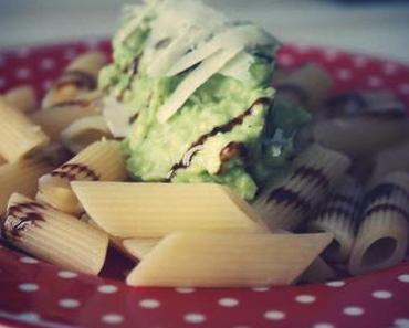 Penne mit dem weltbesten Avocadopesto