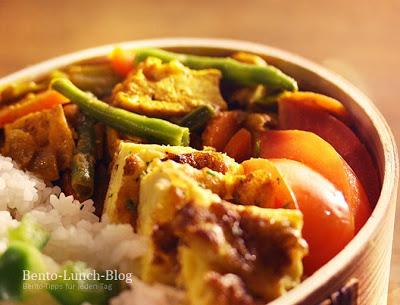 Bento #130: Curry-Tofu mit Omelett und Tomaten