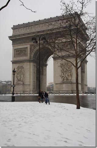 Arc de Triomphe im Schnee