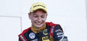 Indy Dontje gewinnt Rennen 3 des ADAC Formel Masters in Oschersleben