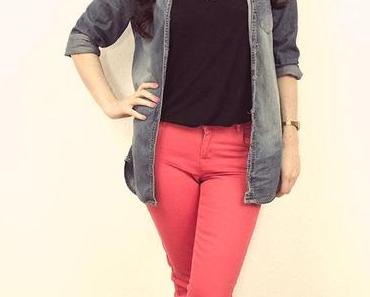 Outfit: Red Jeans meets Denim Blouse