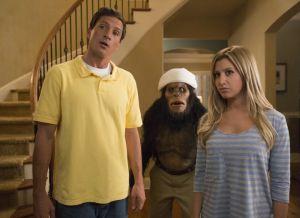 Ashley Tisdale mit Filmfreund Simon Rex und Cäsar, einem intelligenten Affen.