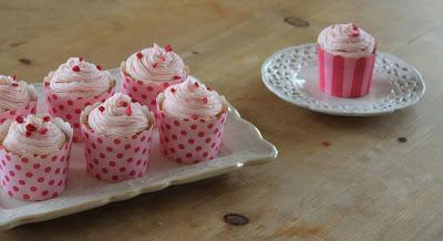 Rosenblüten-Cupcakes