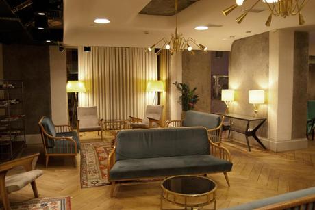 Die Lounge im Stil der 50er Jahre