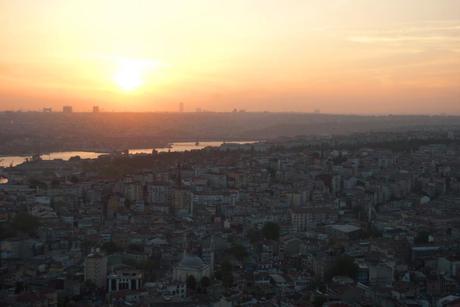 Absolut sehenswert: Der Sonnenuntergang über Istanbul