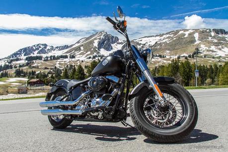 Die Harley-Davidson Softtail Slim auf dem Col des Mosses