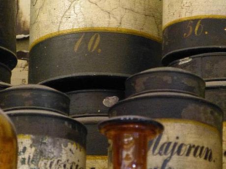 Rats Apotheke in Celle innen