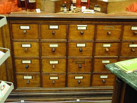 Rats Apotheke in Celle innen