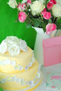 Zuckerrosen Torte zum Geburtstag
