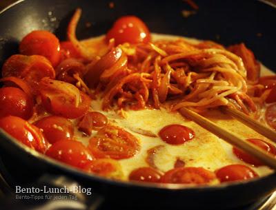 Rezept: Kimchi-Cream-Pasta / Cremige Kimchi-Tomaten-Nudeln