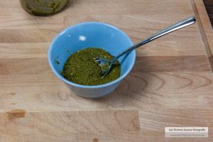 Salat mit Kürbiskernpesto und Ziegenfrischkäse (by Kai's Kitchen Blog)