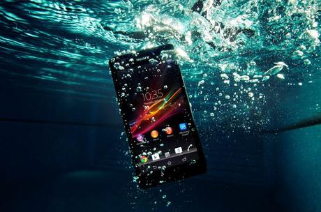 Staub- und wasserdicht: Sony Ericsson ZR Smartphone