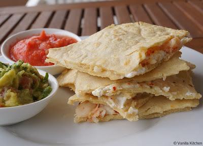 Quesadillas mit Ziegenkäse und Garnelen & ein weiterer Versuch der Maistortillaherstellung