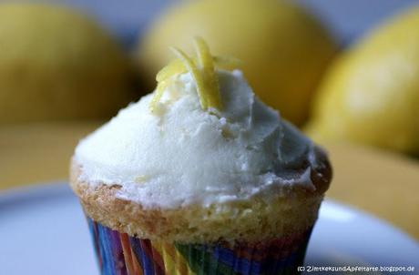 Wenn sie schon nicht scheint, dann wenigstens etwas Sonne für den Bauch: Zitronen-Cupcakes