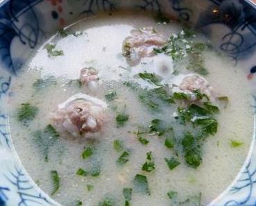 Zitronencremesuppe mit Hackklösschen