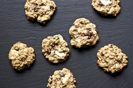 Weisse Schokolade und Beeren Hafer Cookies | Mein Kleiner Gourmet