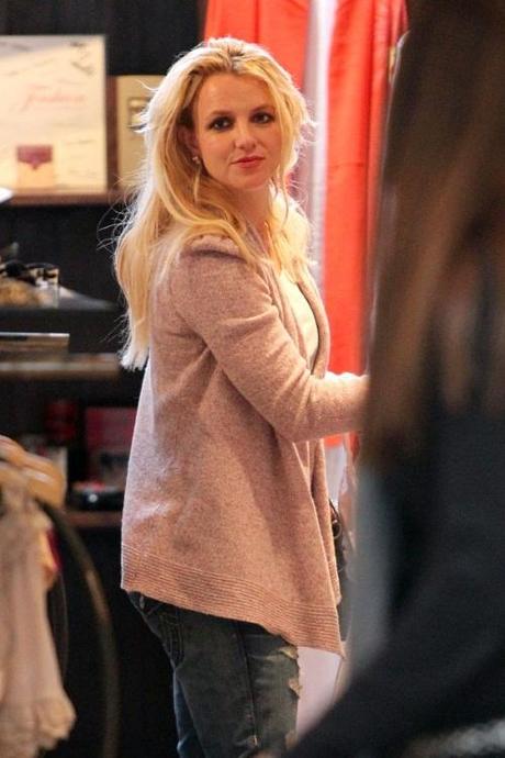 45802, LOS ANGELES, CALIFORNIA - Wednesday October 6, 2010. Britney Spears does a bit of shopping at Only Hearts boutique in Santa Monica, leaving with a different outfit than when she walked into the store. Photograph: Pedro Andrade / Kevin Perkins,  PacificCoastNews.com