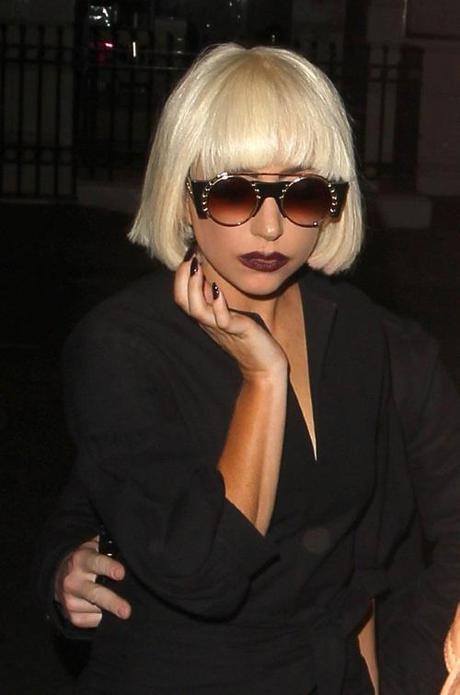 47085, LONDON, UNITED KINGDOM - Thursday November 4 2010. A demure Lady Gaga arrives back at her hotel in Mayfair after having a meal out with Jay-Z and Beyonce. Photograph: PacificCoastNews.com